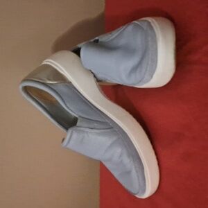 Vionic Kearney Slip-On Sneakers in Light Blue Leather